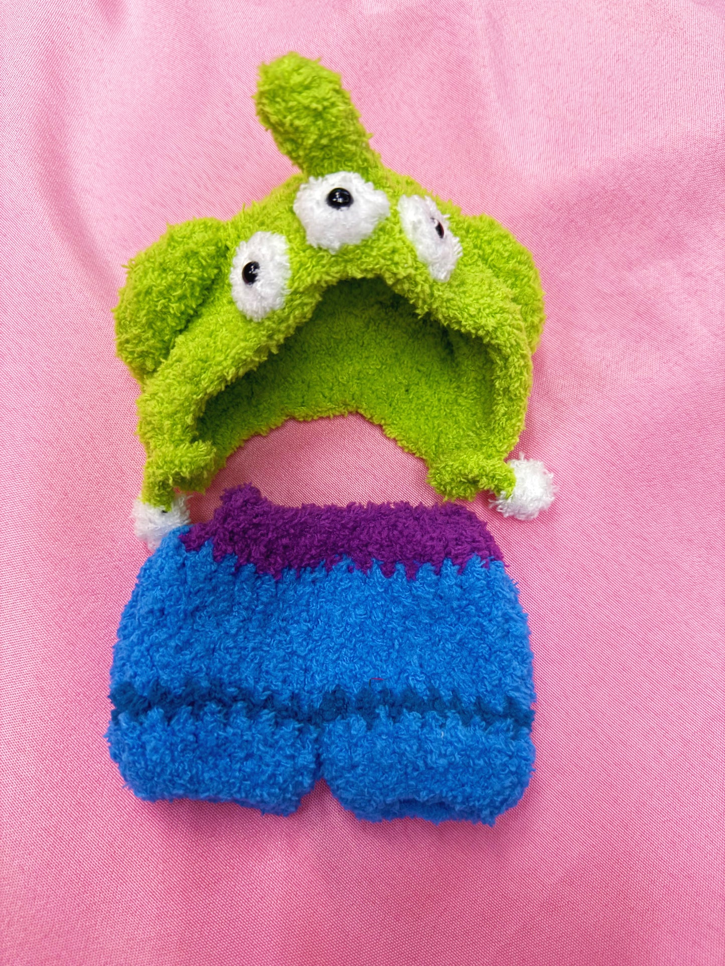 Alien Disney “the claw!” Crochet Labubu Anime Costume Cosplay Clothes