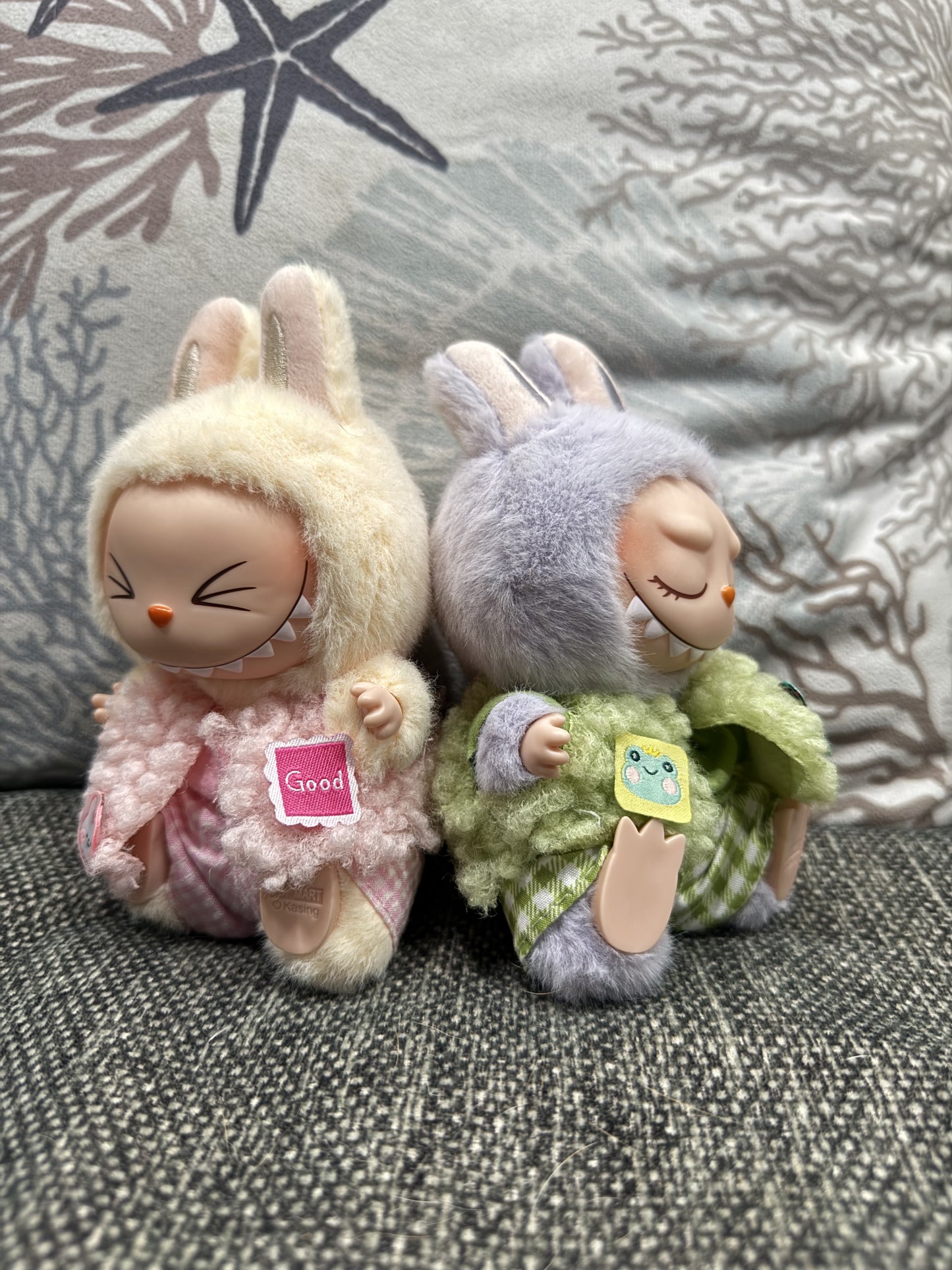 Pink or Green Fluffy Vest Kawaii Cute Doll Labubu Outfit Clothes 17cm