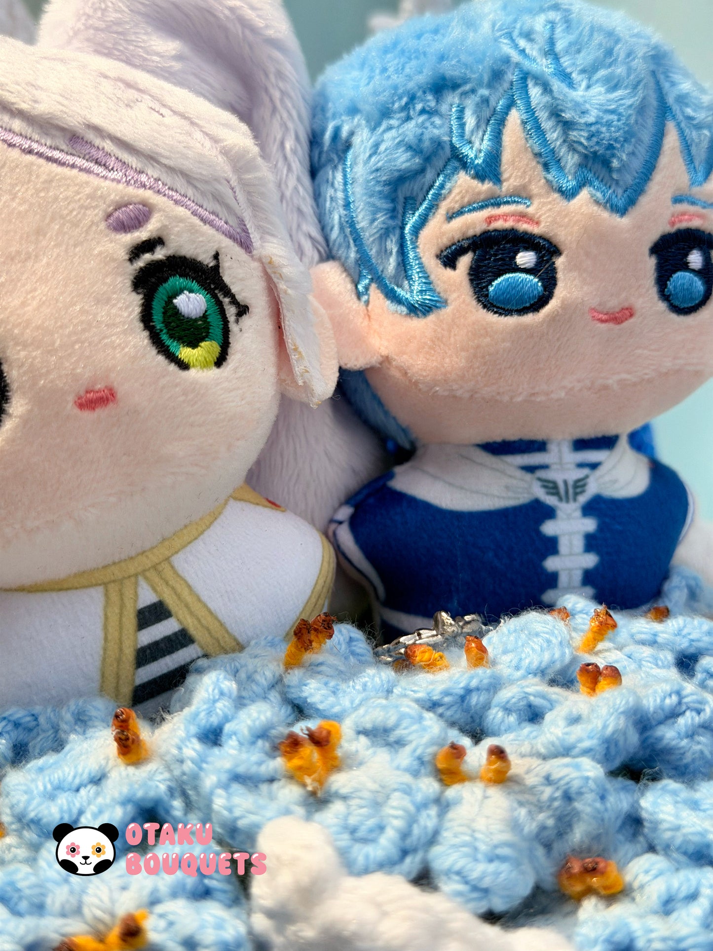Free-ren and Hymmel Plushie Crochet Flower Bouquet
