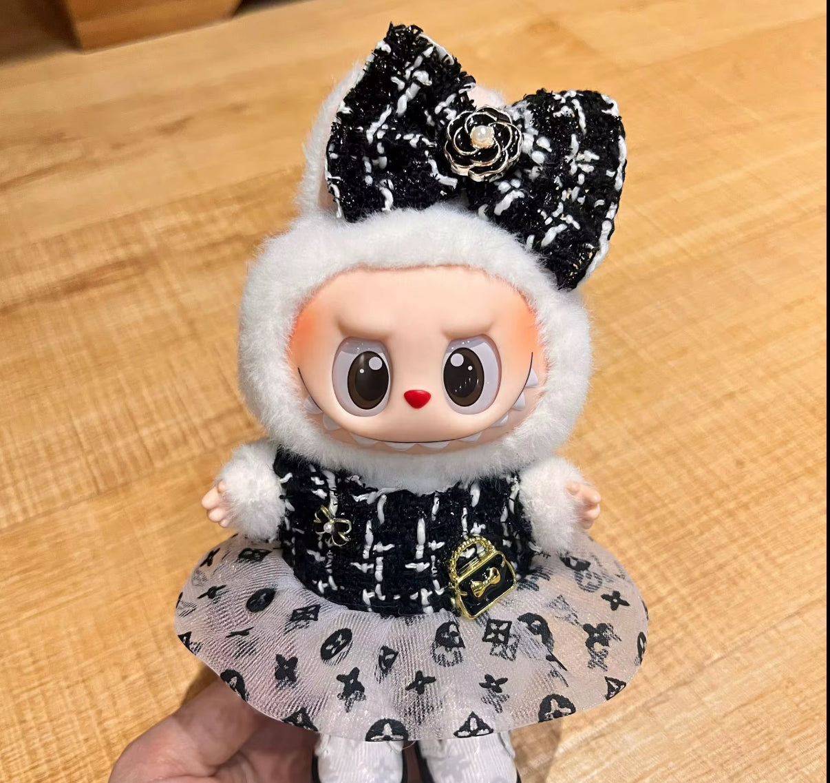 Fancy High Class Black and White Card Dress or overalls Fancy Fashion Kawaii Cute Doll Labubu Outfit Clothes 17cm