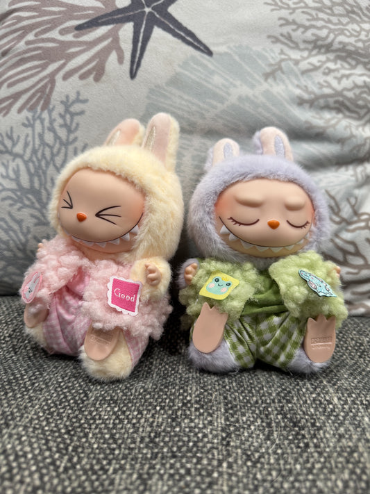 Pink or Green Fluffy Vest Kawaii Cute Doll Labubu Outfit Clothes 17cm